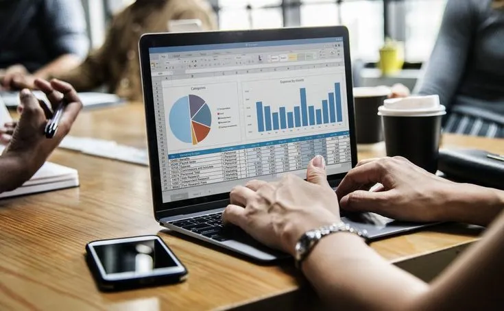 Kenapa Bisnis di Kota Malang Mulai Beralih ke Sistem Keuangan Digital?